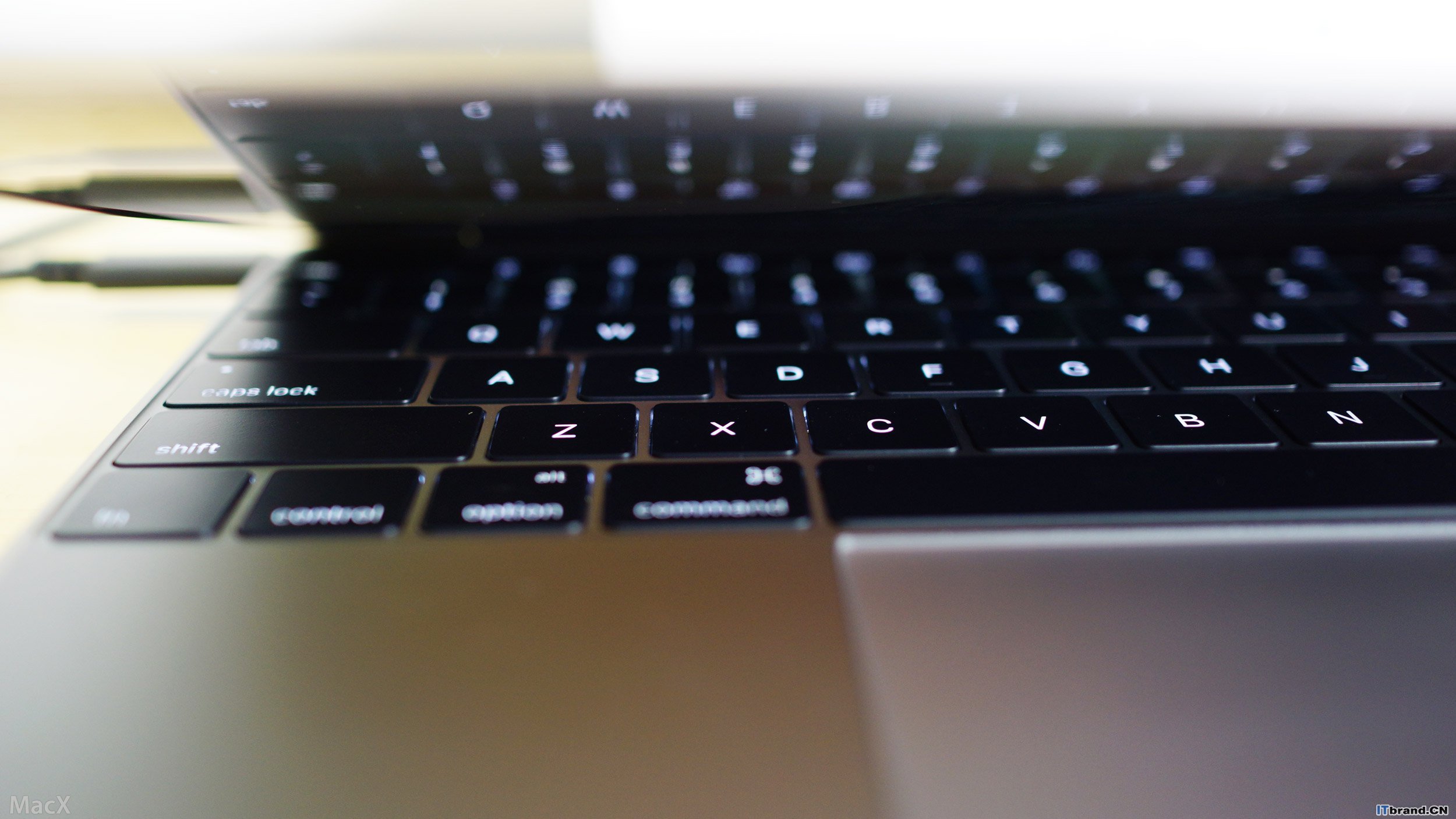 2015新款 MacBook 不一样的测评与试用. 最轻薄的Mac上市