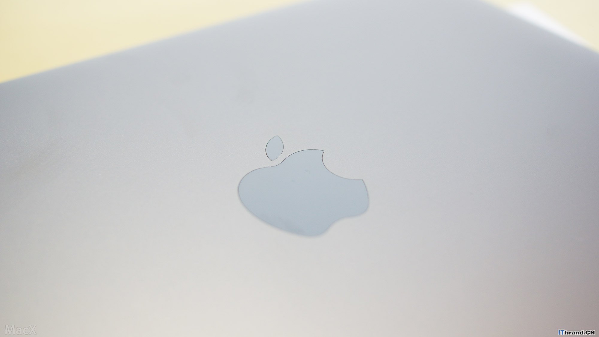 2015新款 MacBook 不一样的测评与试用. 最轻薄的Mac上市