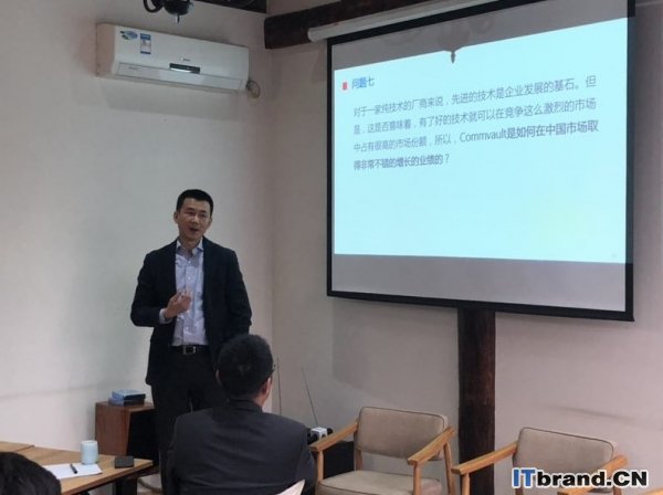 数据管理应以数据为核心，确保数据安全自由流动